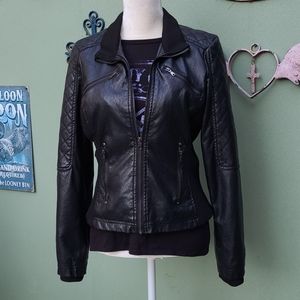 Size large black faux leather jacket